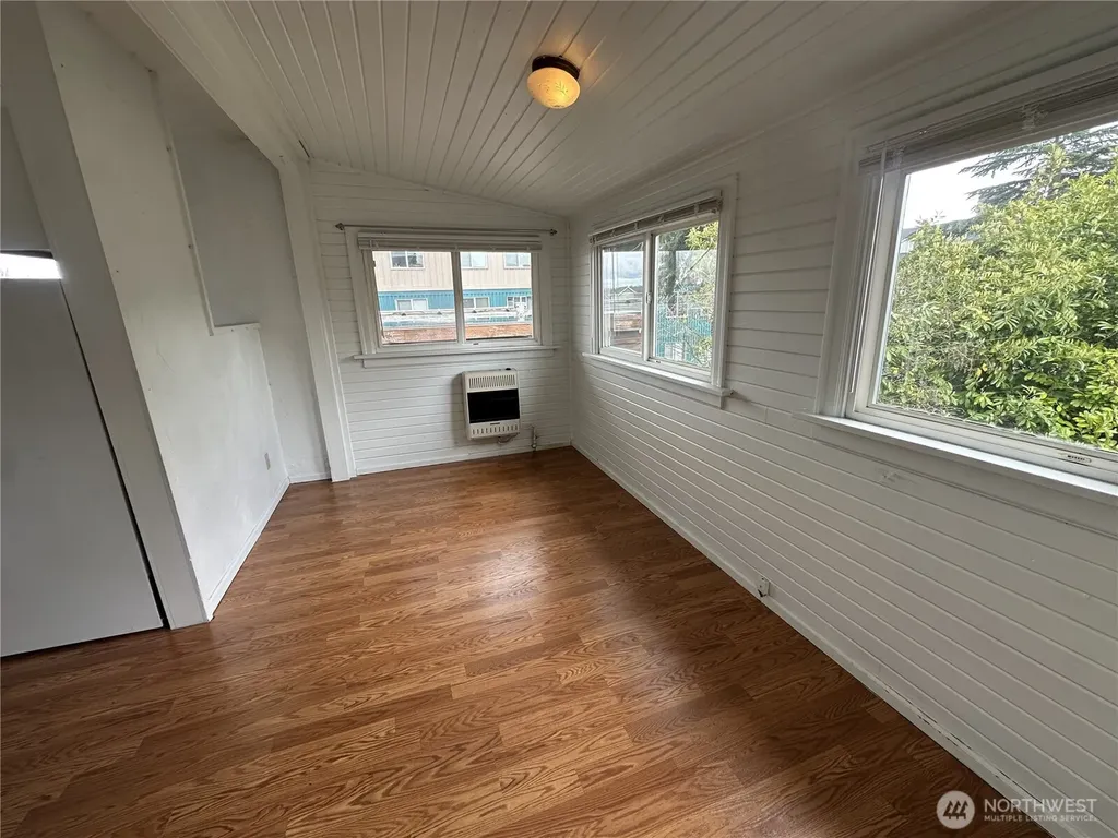 807 N 49th Street Seattle WA 98103