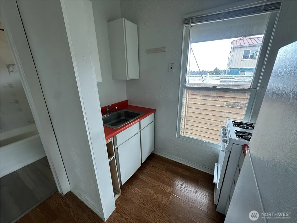 807 N 49th Street Seattle WA 98103