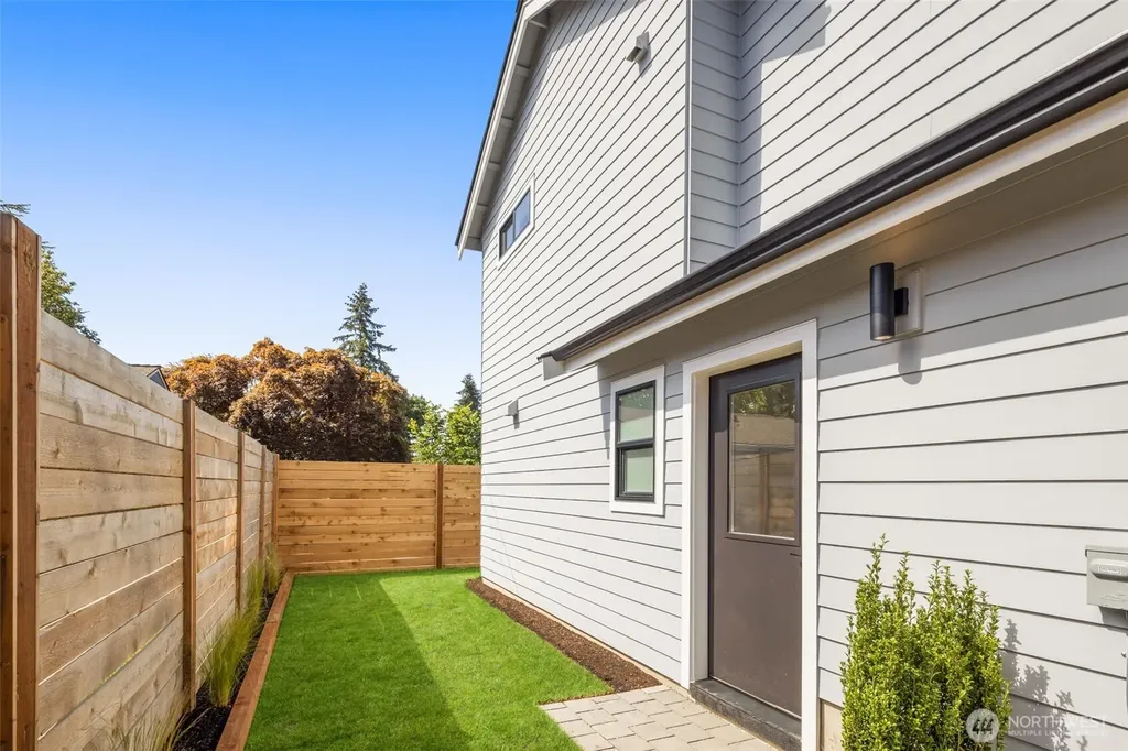 8109 34th Avenue SW Seattle WA 98126