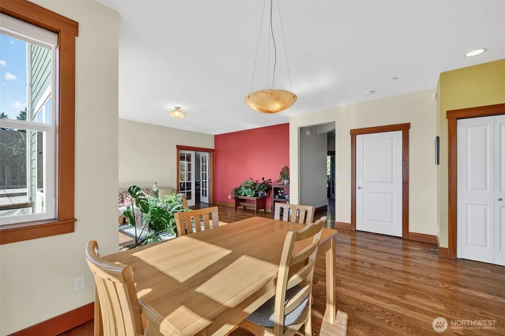 12295 15th Avenue SW Burien WA 98146