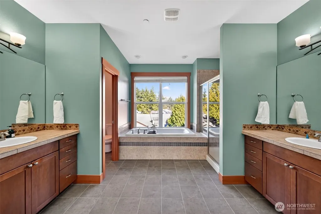 12295 15th Avenue SW Burien WA 98146