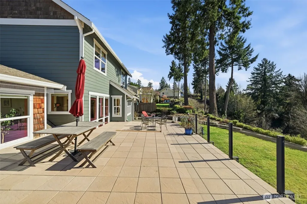 12295 15th Avenue SW Burien WA 98146