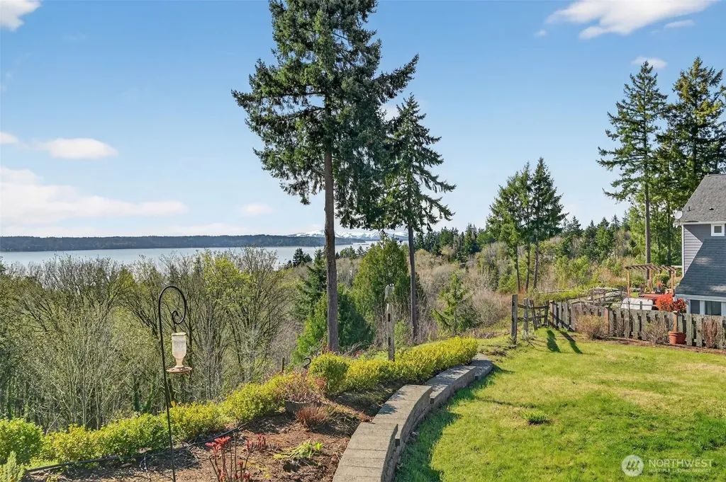 12295 15th Avenue SW Burien WA 98146