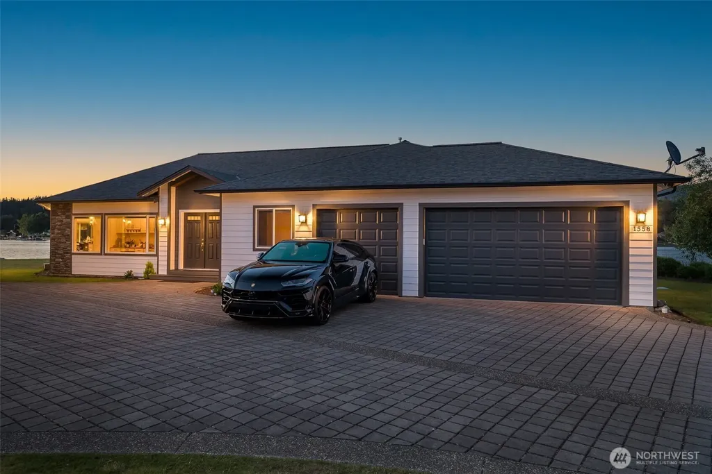 1558 Fairview Street Bellingham WA 98229