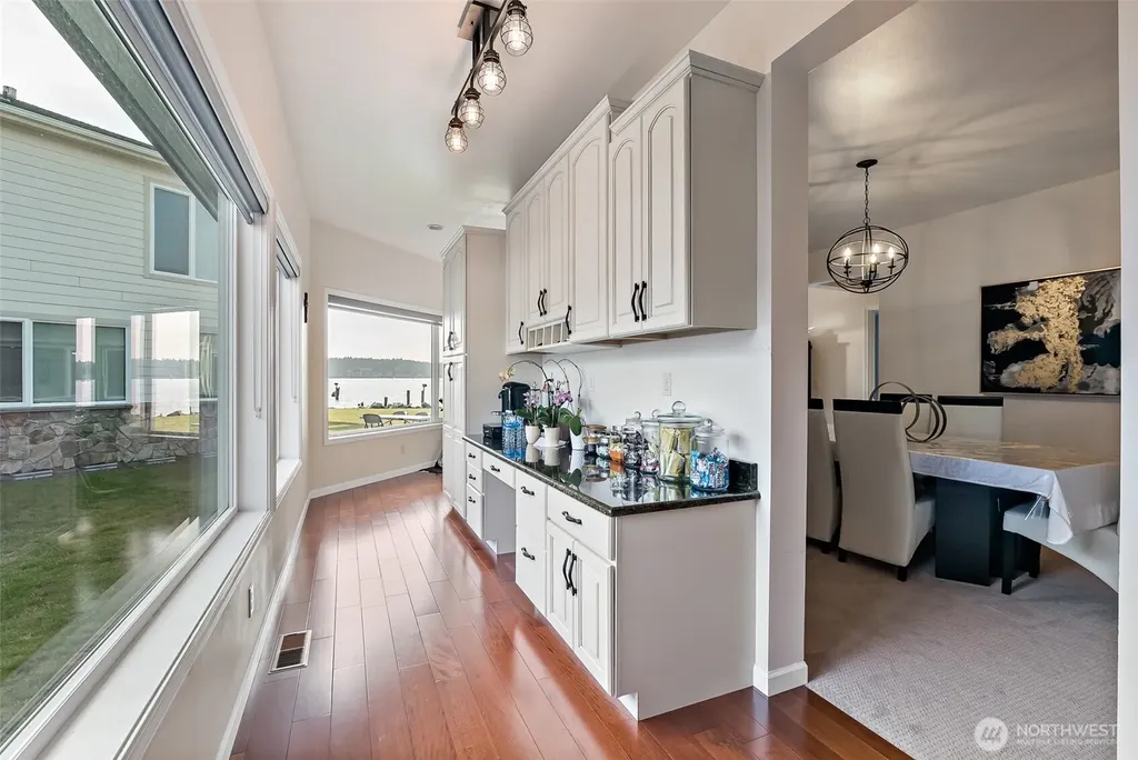 1558 Fairview Street Bellingham WA 98229