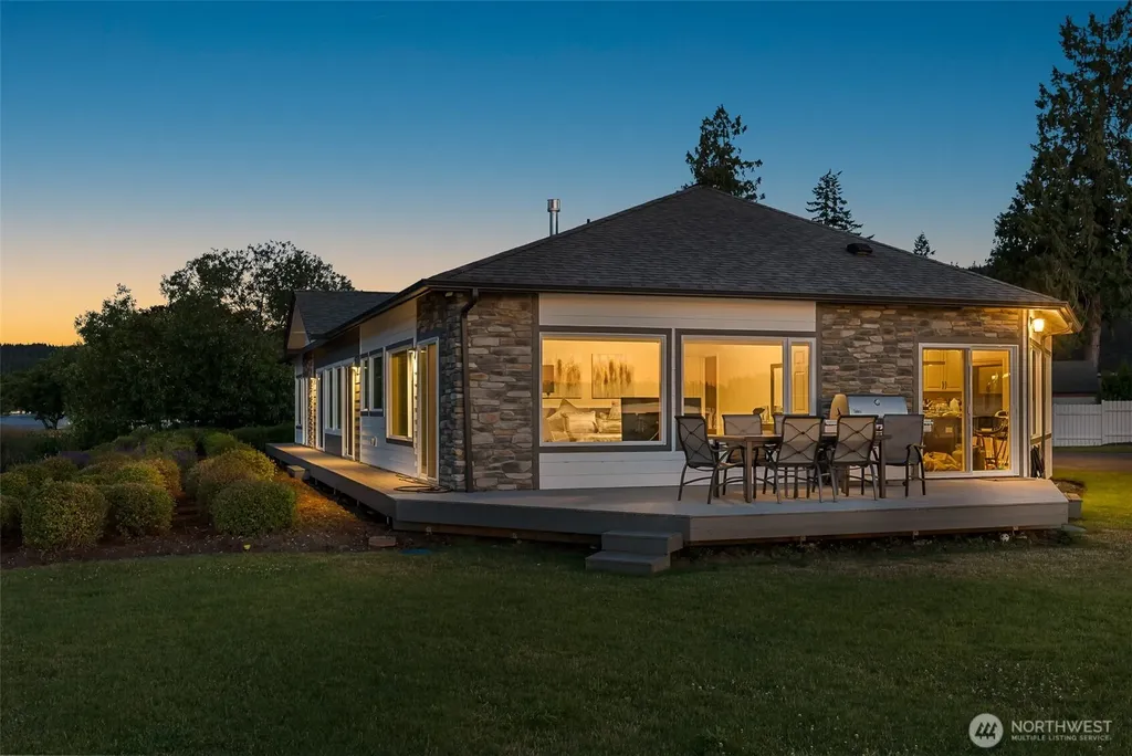 1558 Fairview Street Bellingham WA 98229