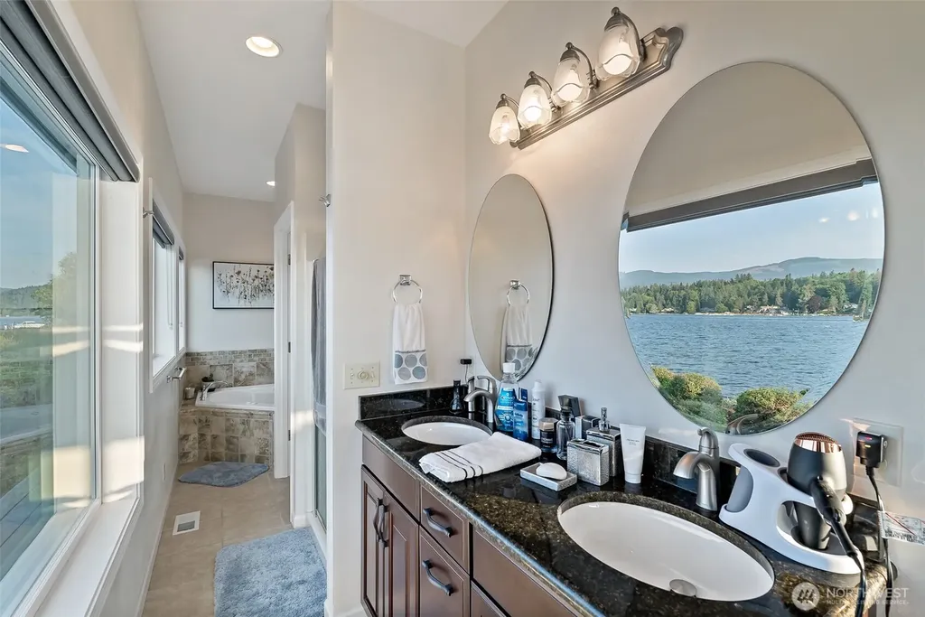 1558 Fairview Street Bellingham WA 98229