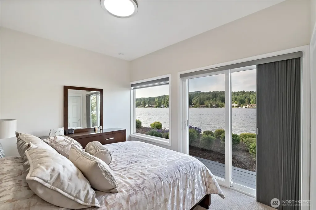1558 Fairview Street Bellingham WA 98229