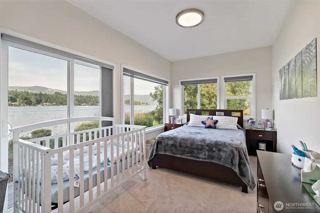 1558 Fairview Street Bellingham WA 98229