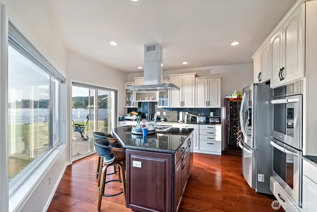 1558 Fairview Street Bellingham WA 98229