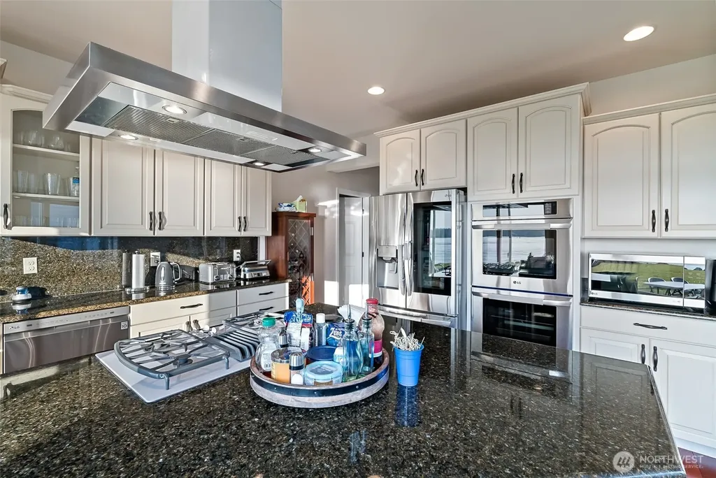 1558 Fairview Street Bellingham WA 98229