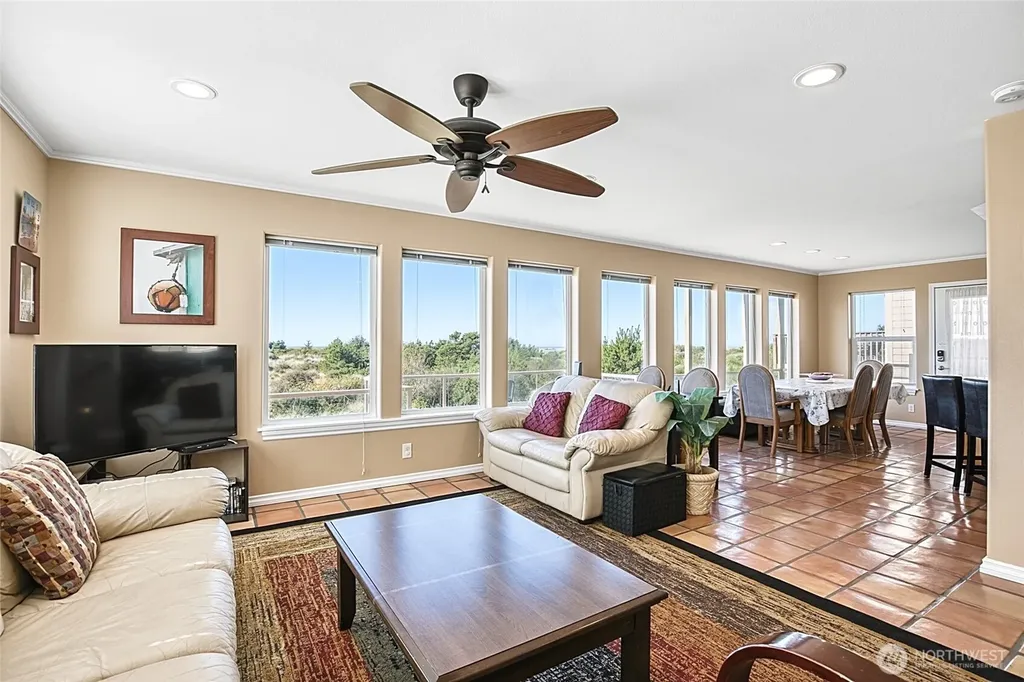 27 Ocean Lane Copalis Beach WA 98535