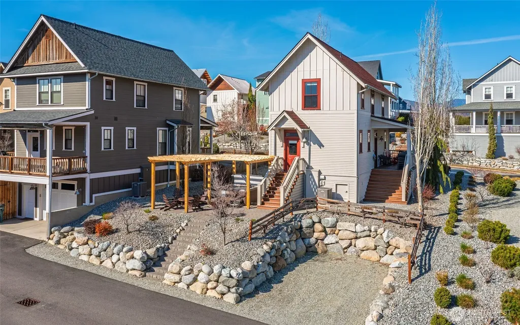 540 Porcupine Lane Chelan WA 98816
