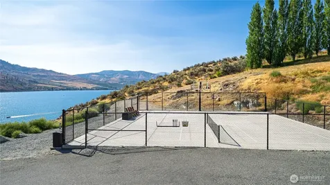 540 Porcupine Lane Chelan WA 98816