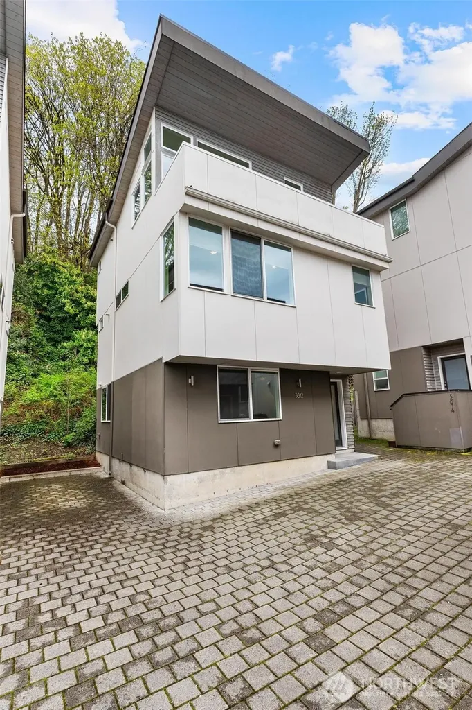 3812 22nd Avenue SW Seattle WA 98106