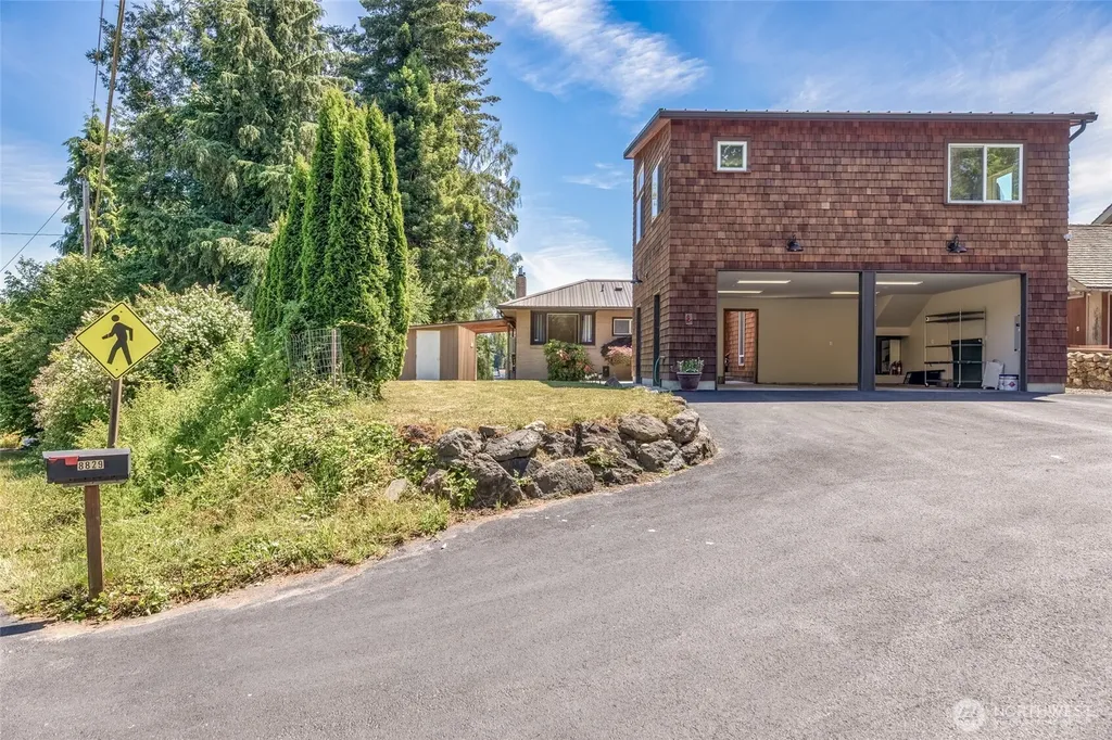 8829 SW Quartermaster Drive Vashon WA 98070