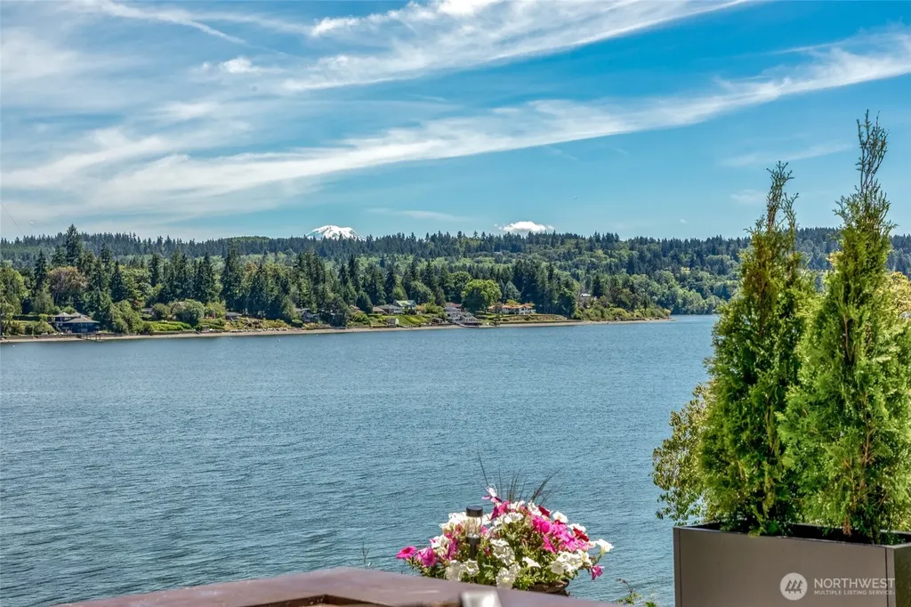 8829 SW Quartermaster Drive Vashon WA 98070