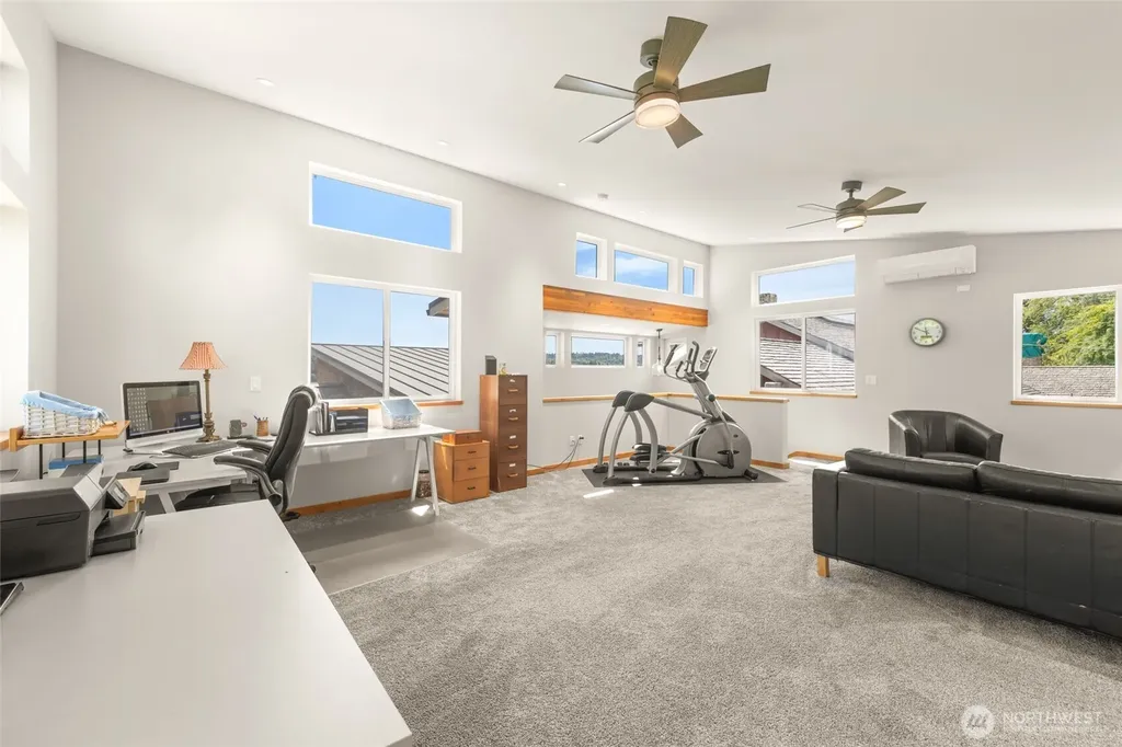 8829 SW Quartermaster Drive Vashon WA 98070