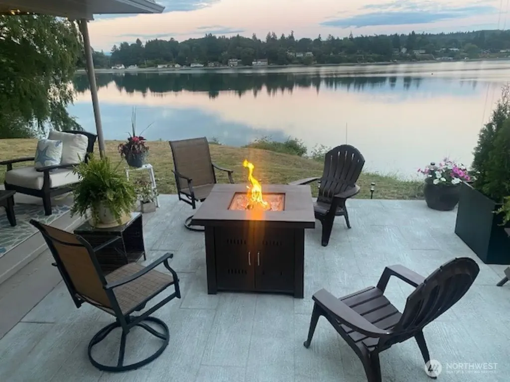 8829 SW Quartermaster Drive Vashon WA 98070
