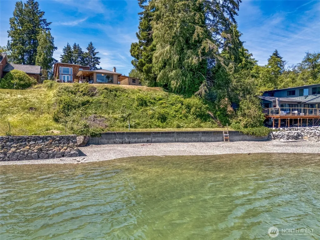 8829 SW Quartermaster Drive Vashon WA 98070
