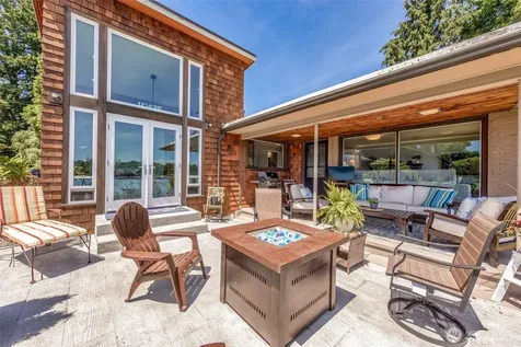 8829 SW Quartermaster Drive Vashon WA 98070