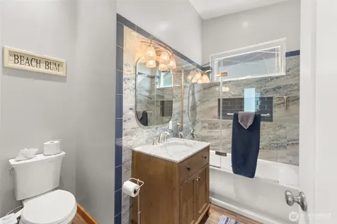 8829 SW Quartermaster Drive Vashon WA 98070