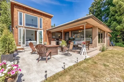 8829 SW Quartermaster Drive Vashon WA 98070