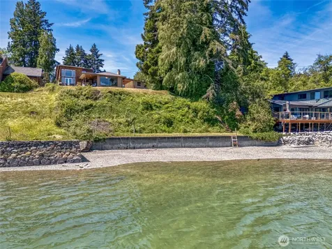 8829 SW Quartermaster Drive Vashon WA 98070