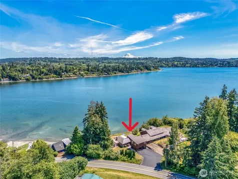 8829 SW Quartermaster Drive Vashon WA 98070