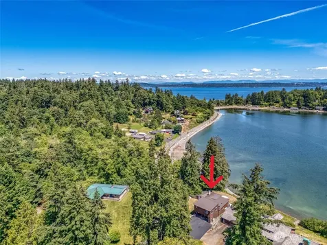 8829 SW Quartermaster Drive Vashon WA 98070