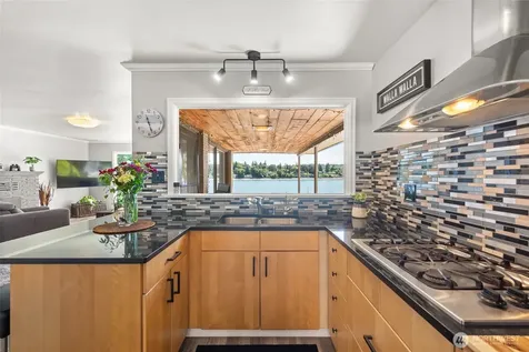 8829 SW Quartermaster Drive Vashon WA 98070