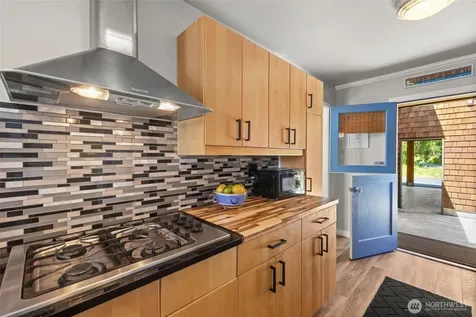 8829 SW Quartermaster Drive Vashon WA 98070