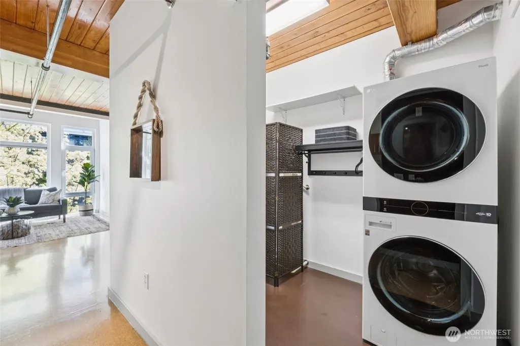 401 9th Avenue N Seattle WA 98109