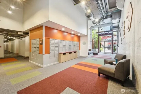 401 9th Avenue N Seattle WA 98109