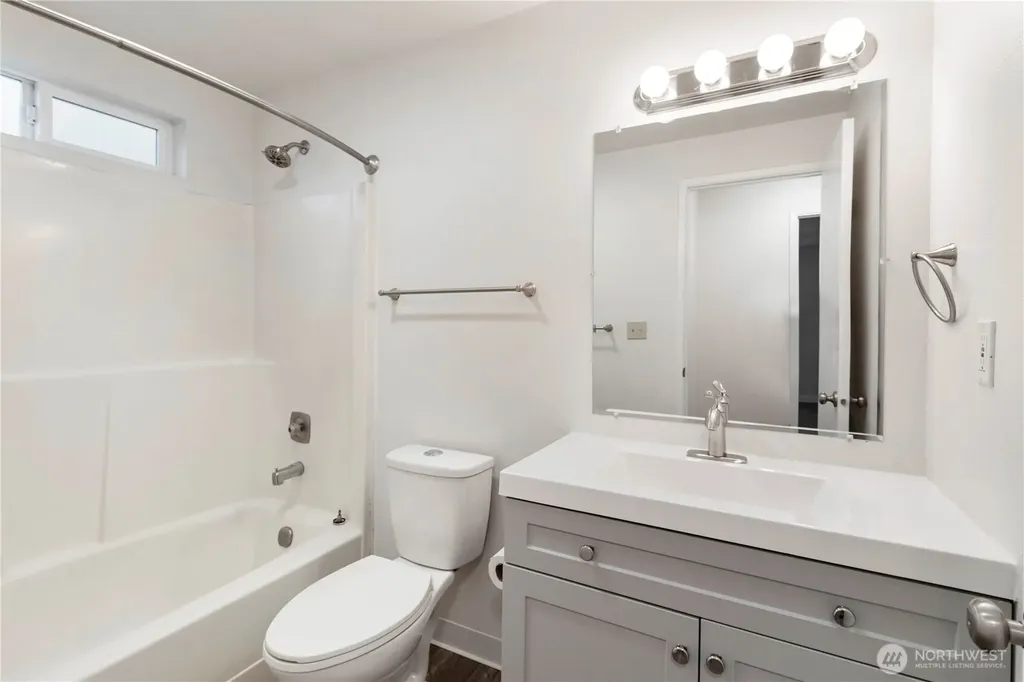 3842 D Place SE Auburn WA 98002