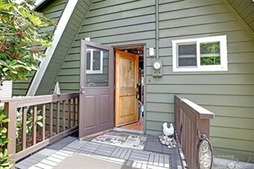 979 Cavalero Road Camano Island WA 98282