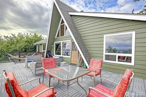979 Cavalero Road Camano Island WA 98282