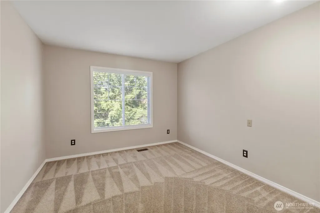 23321 60th Place S Kent WA 98032