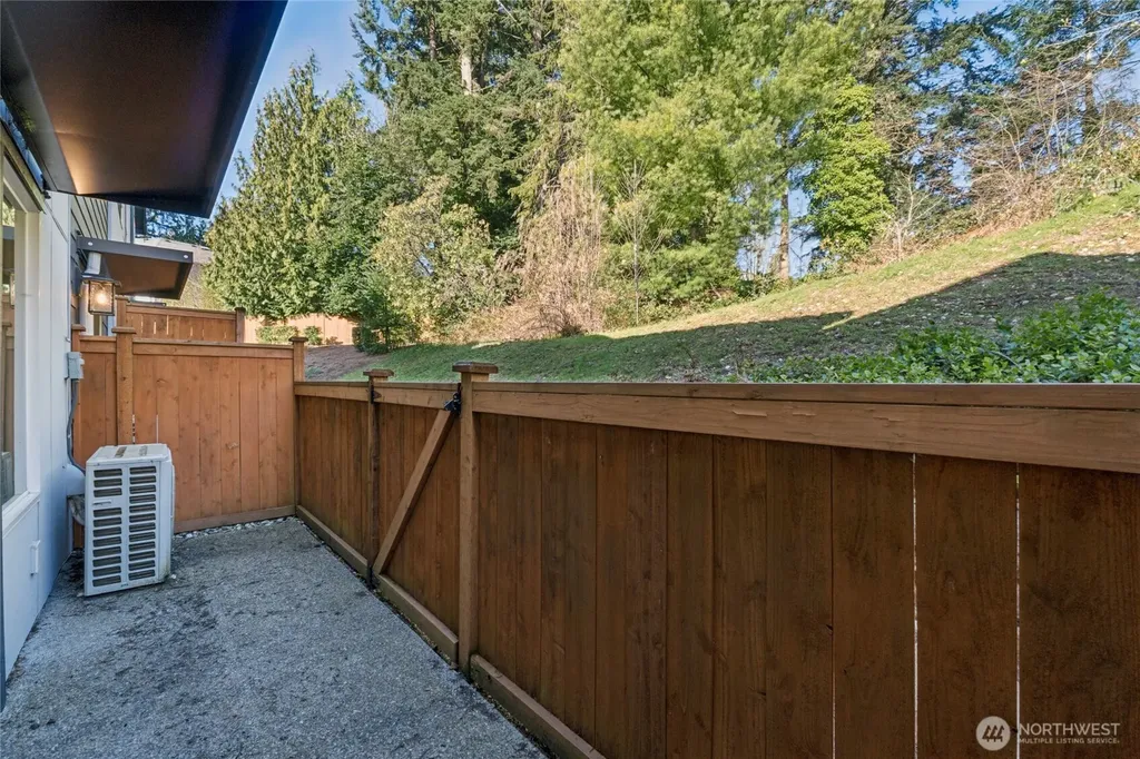 10942 NE 189th Place Bothell WA 98011