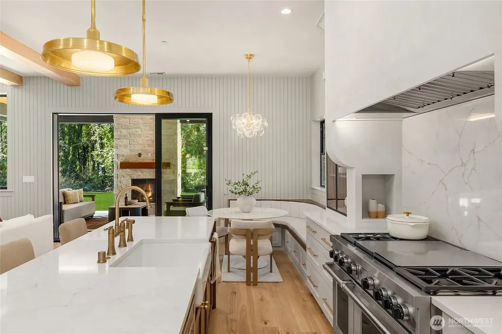 9473 Springwood Avenue NE Bainbridge Island WA 98110
