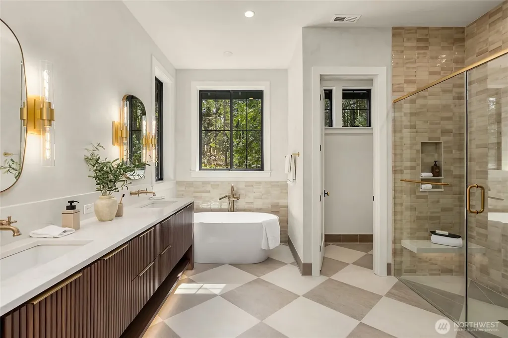 9473 Springwood Avenue NE Bainbridge Island WA 98110