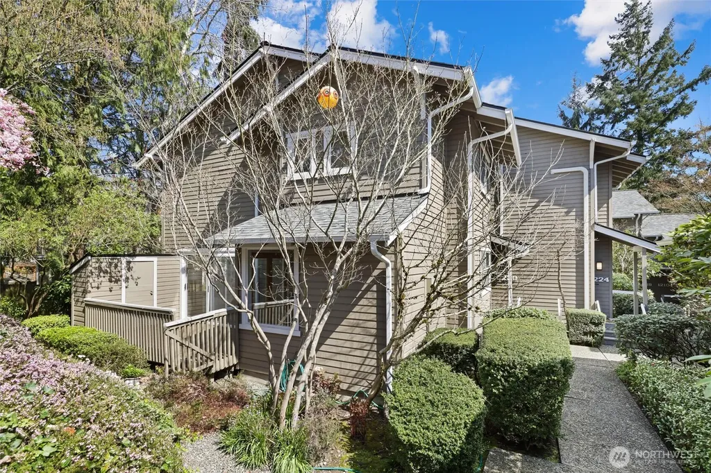 1230 101st Place NE Bellevue WA 98004