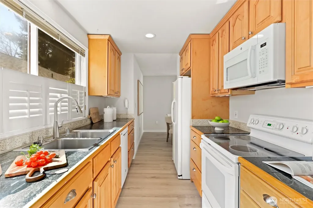 1230 101st Place NE Bellevue WA 98004