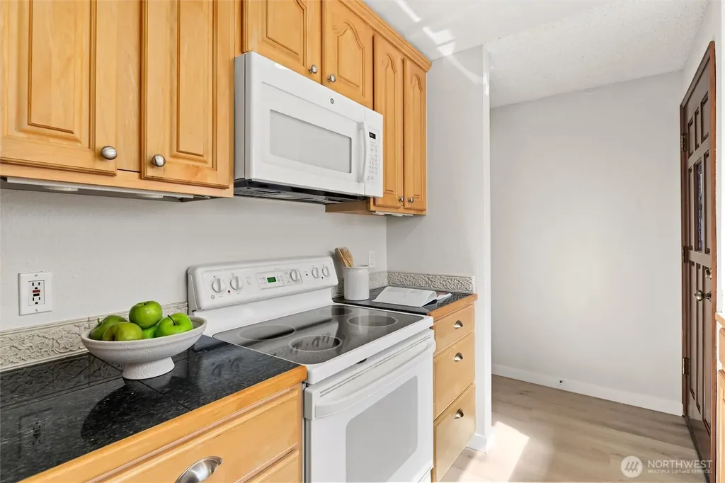 1230 101st Place NE Bellevue WA 98004