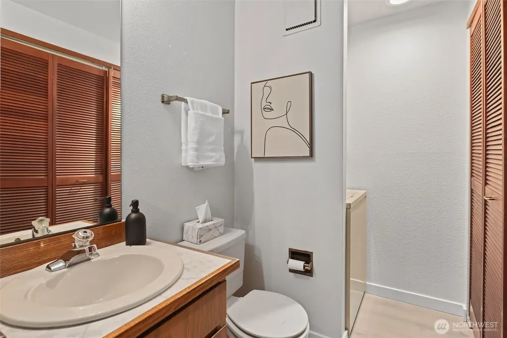 1230 101st Place NE Bellevue WA 98004