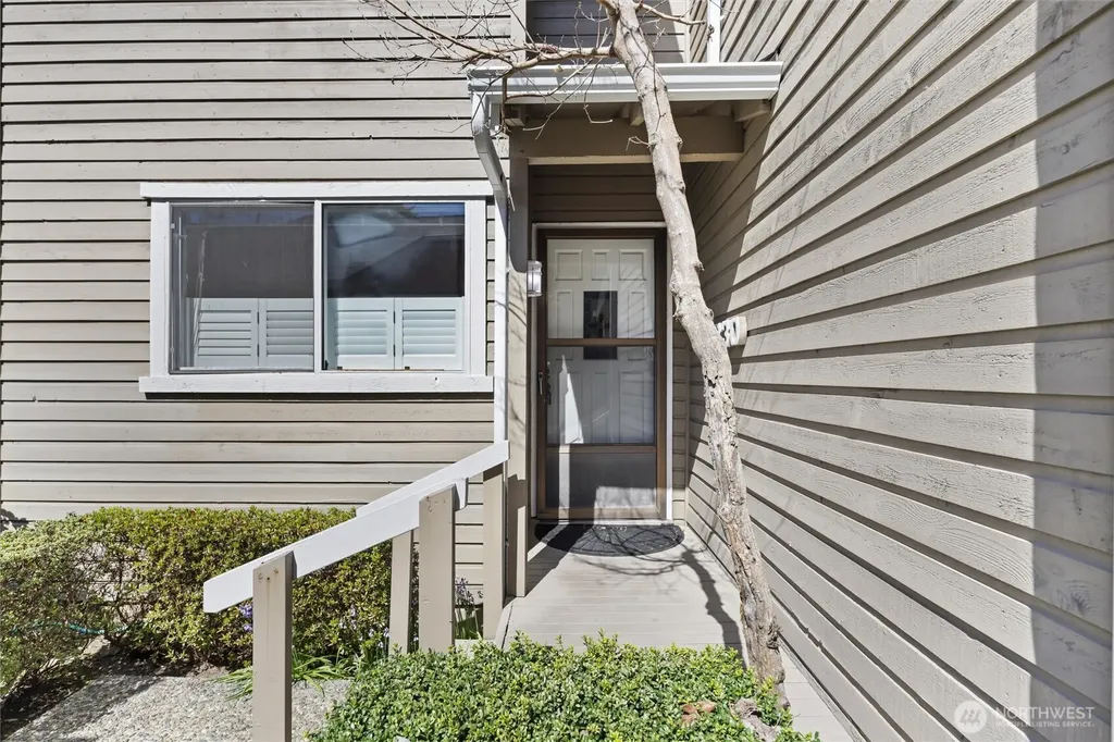 1230 101st Place NE Bellevue WA 98004