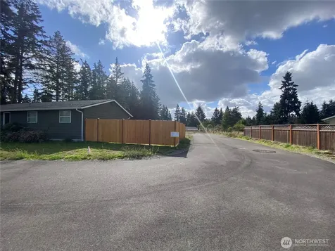 16021 67th Avenue Ct E Puyallup WA 98375