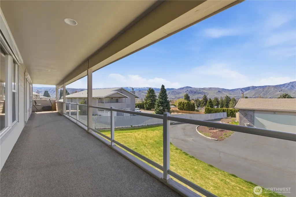 1380 Eastmont Avenue East Wenatchee WA 98802