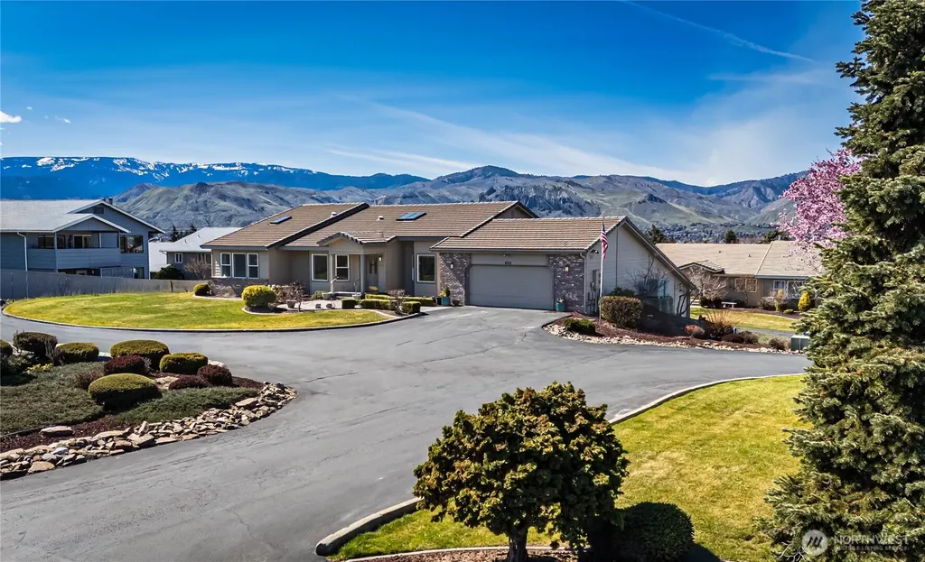 1380 Eastmont Avenue East Wenatchee WA 98802