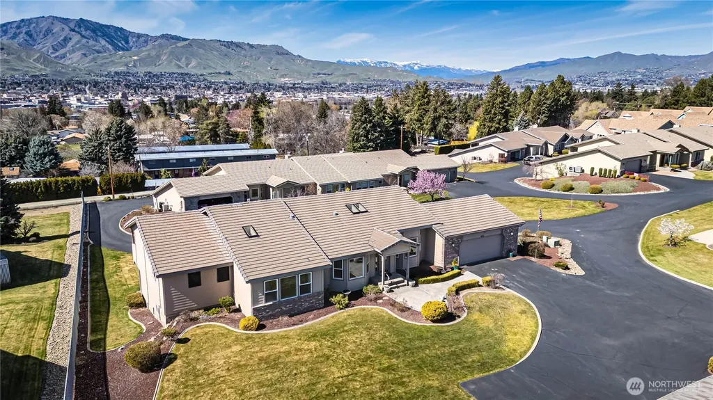 1380 Eastmont Avenue East Wenatchee WA 98802
